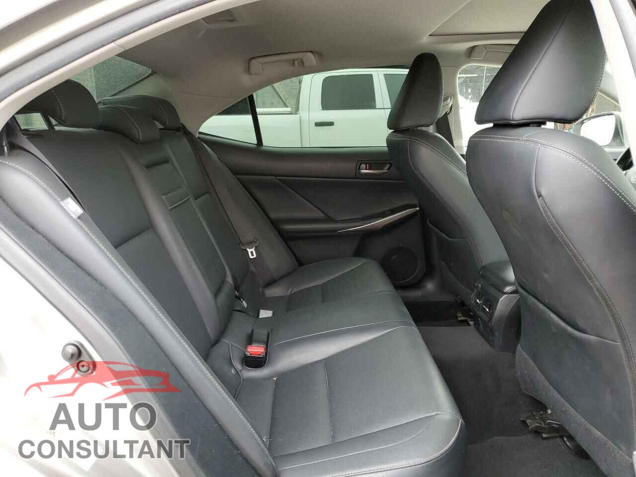 LEXUS IS 2017 - JTHBA1D20H5051762