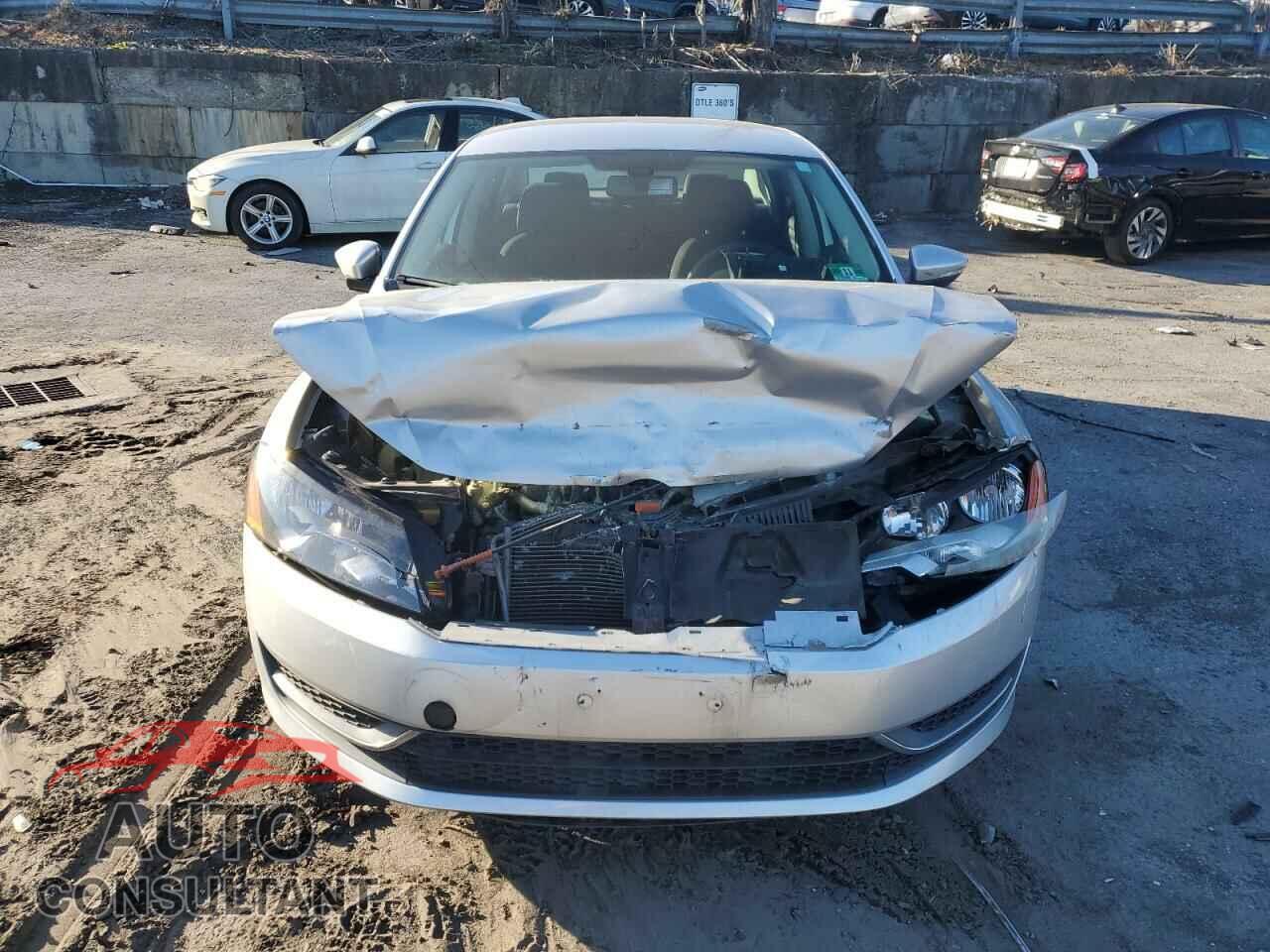 VOLKSWAGEN PASSAT 2012 - 1VWAP7A35CC006054