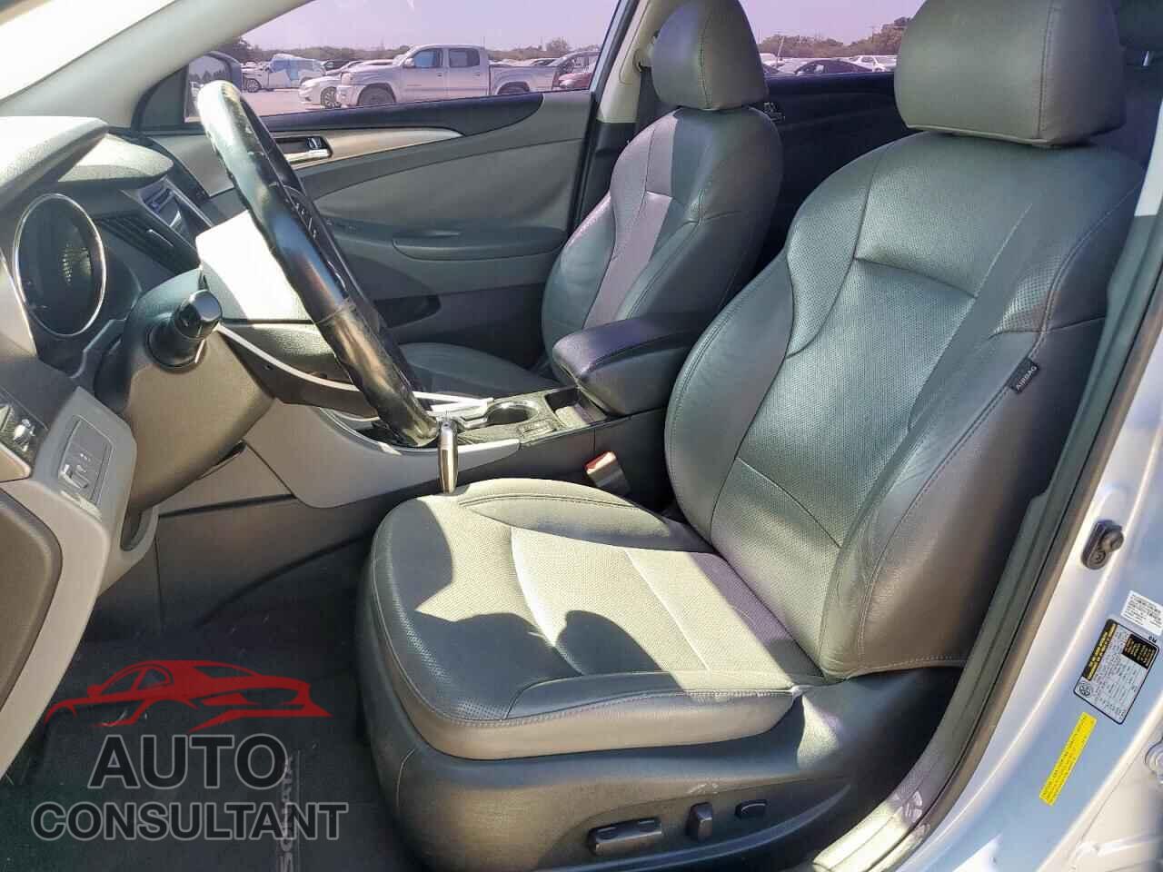 HYUNDAI SONATA 2013 - KMHEC4A49DA099306
