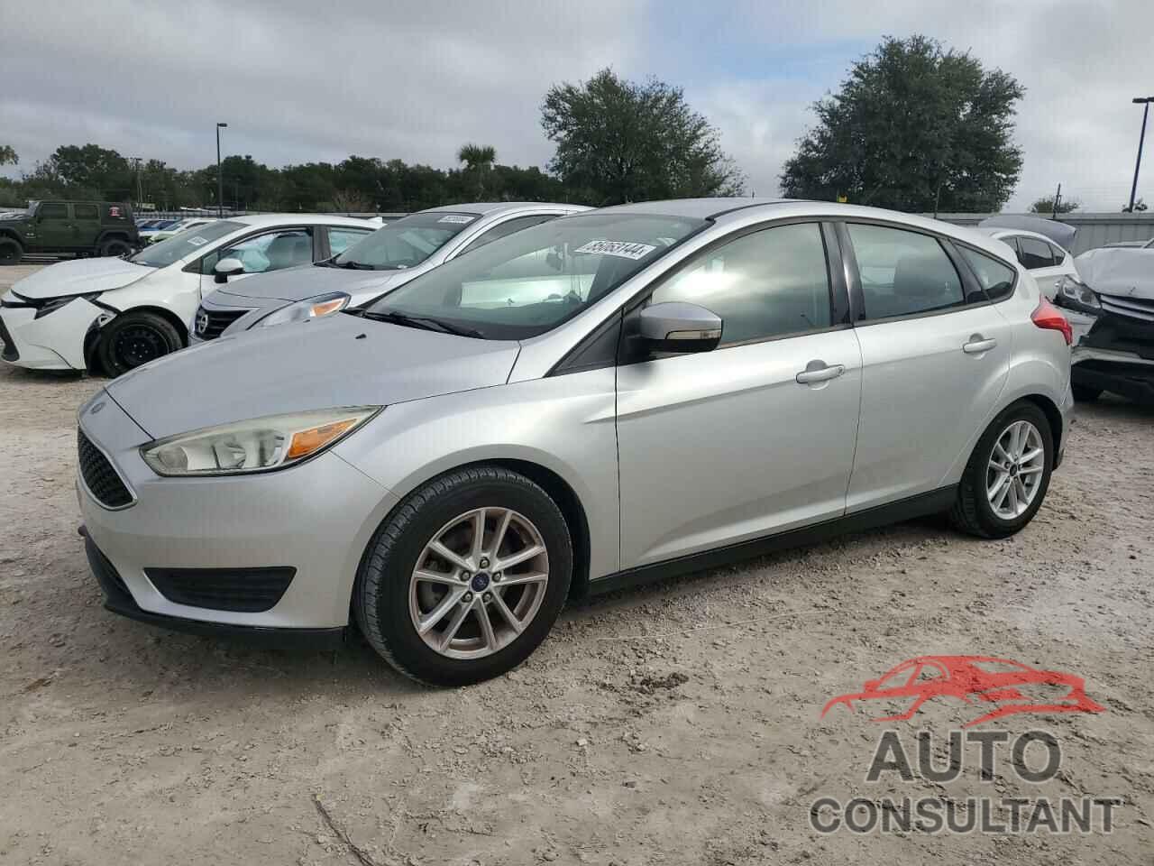 FORD FOCUS 2015 - 1FADP3K27FL223985