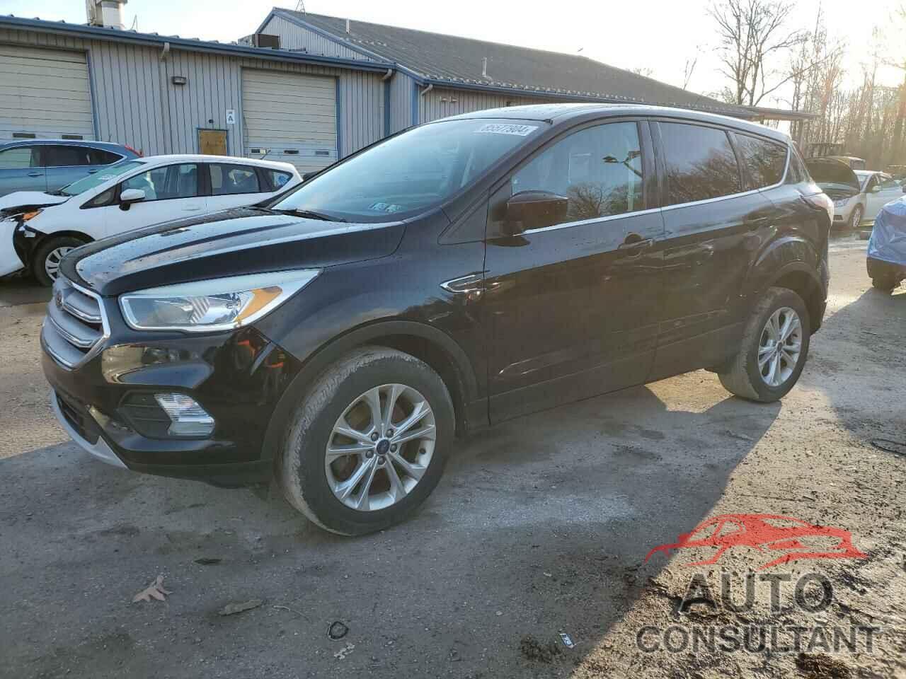 FORD ESCAPE 2017 - 1FMCU9GD0HUE00476