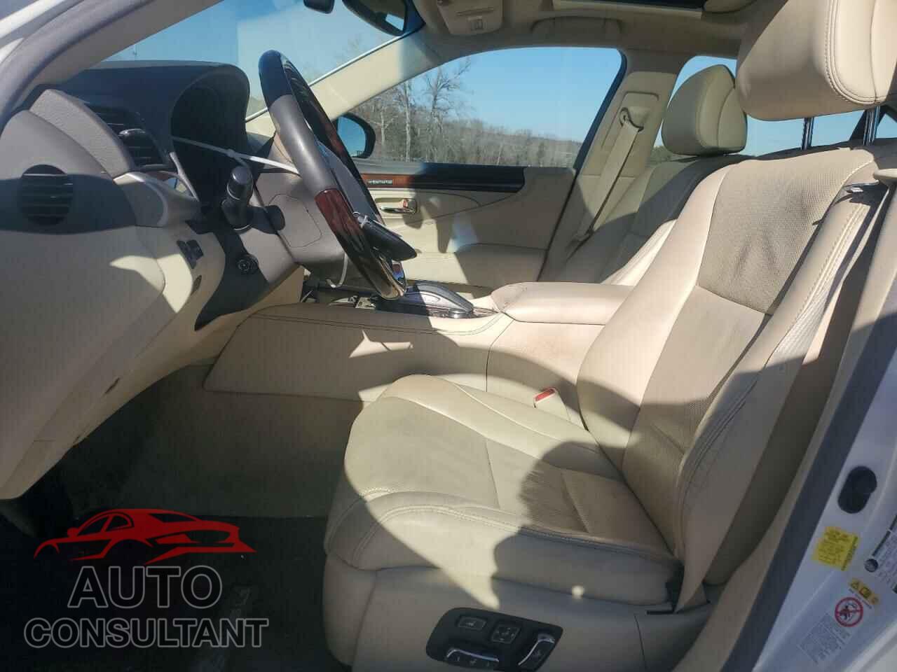 LEXUS LS460 2017 - JTHBL5EFXH5145845