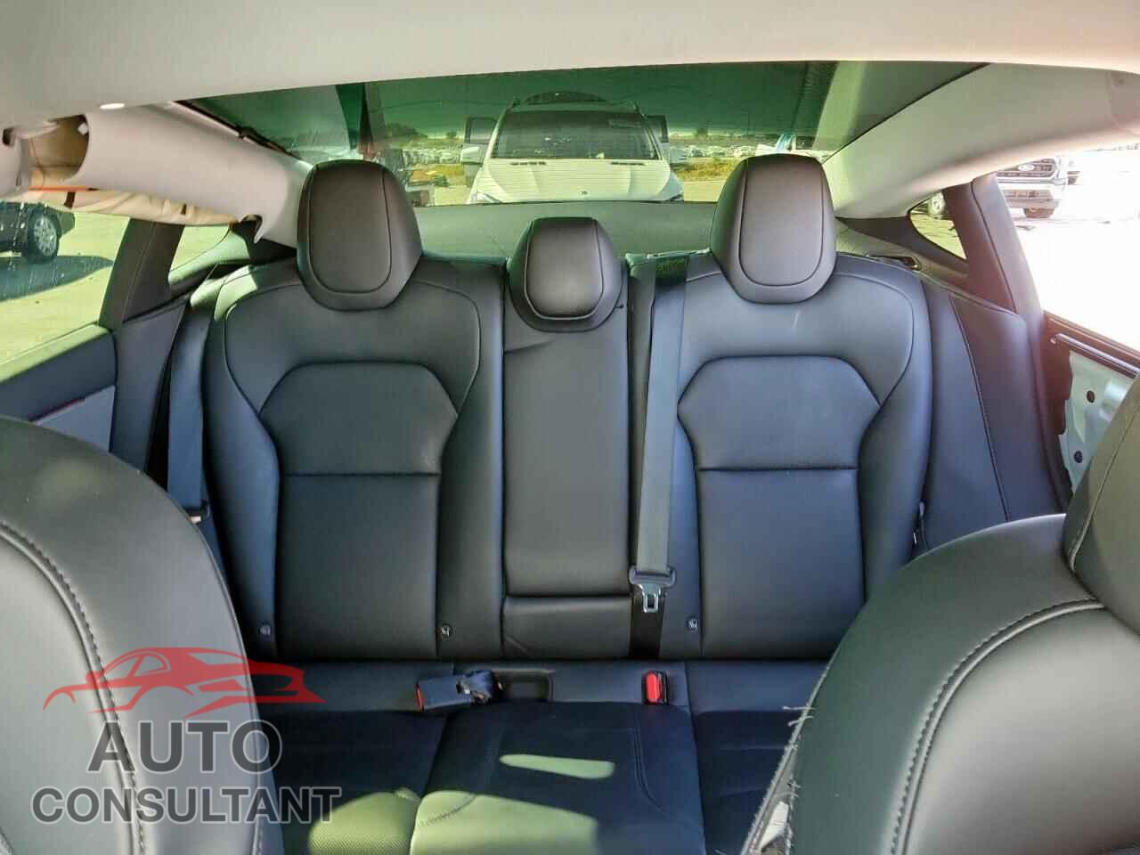TESLA MODEL 3 2024 - 5YJ3E1EA2RF853911