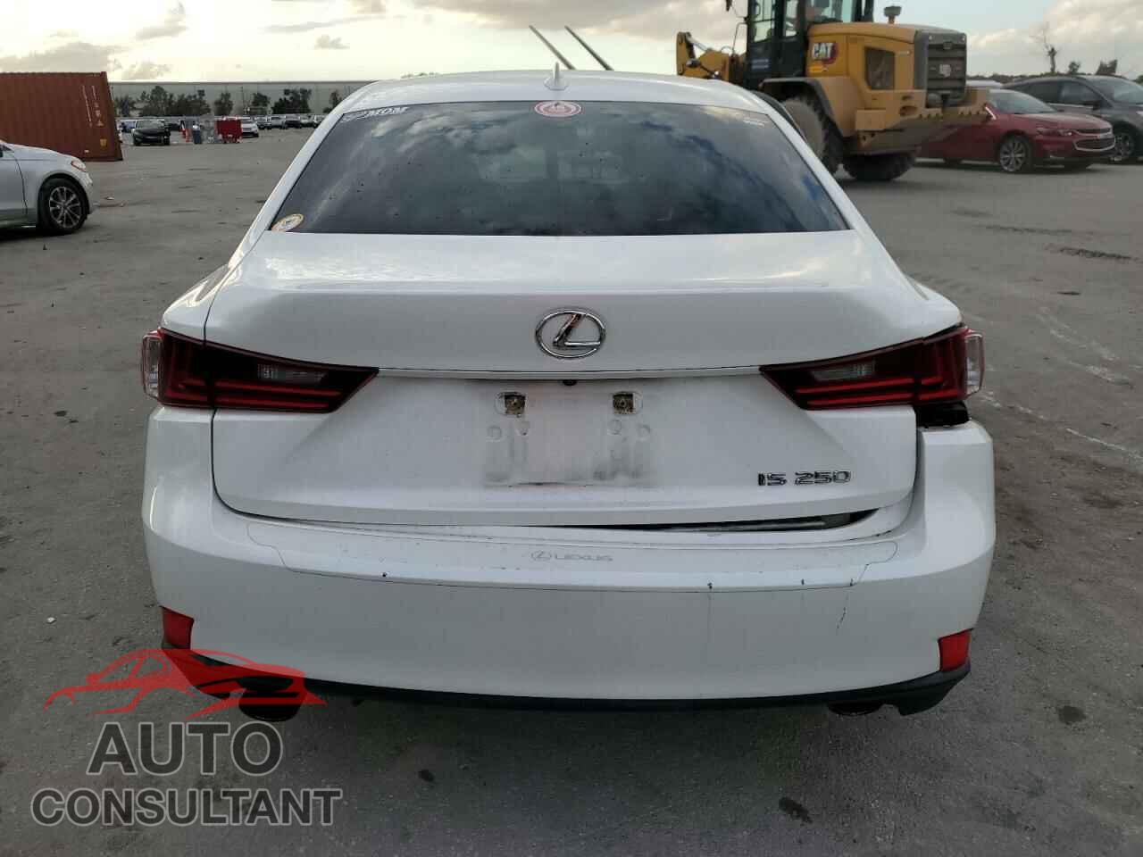 LEXUS IS 2015 - JTHBF1D22F5072935