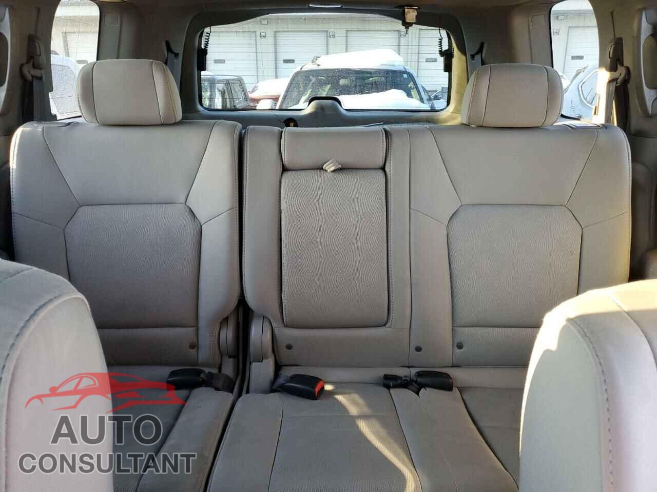 HONDA PILOT 2011 - 5FNYF4H20BB068768