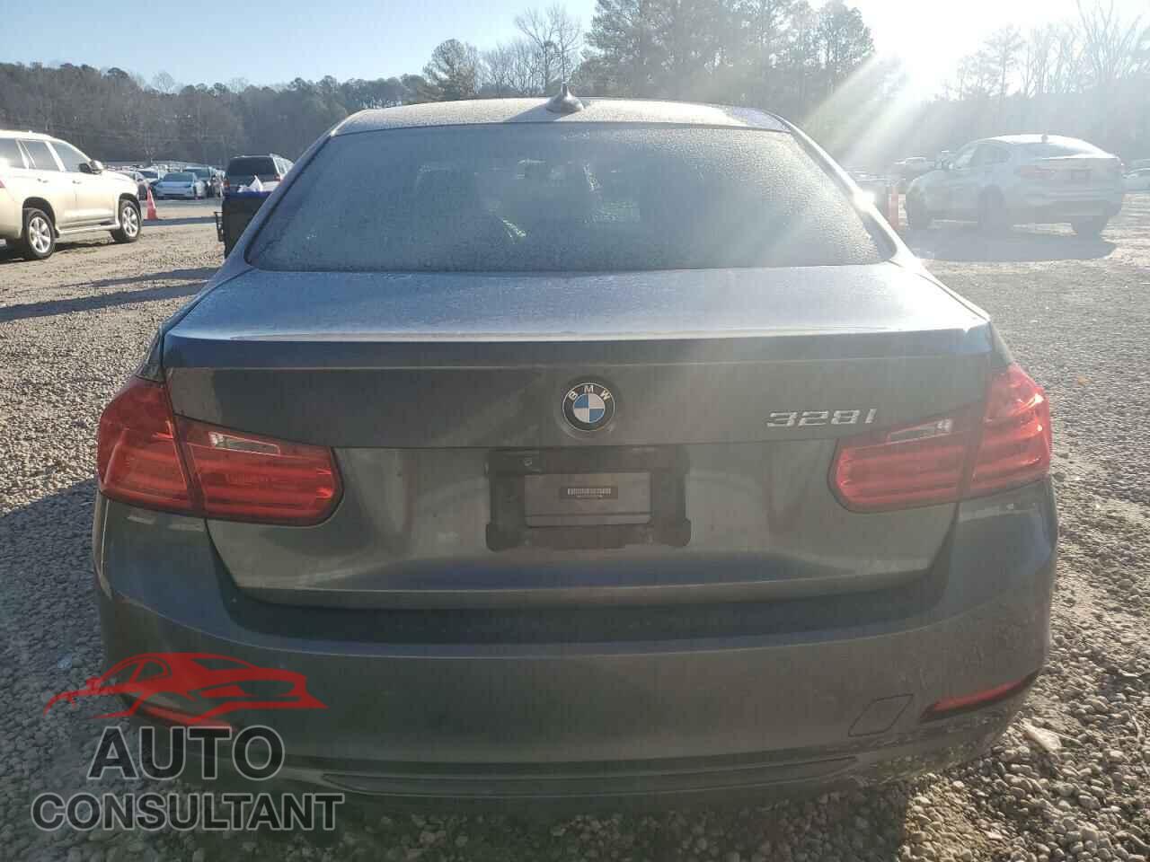 BMW 3 SERIES 2012 - WBA3C1C5XCF433745