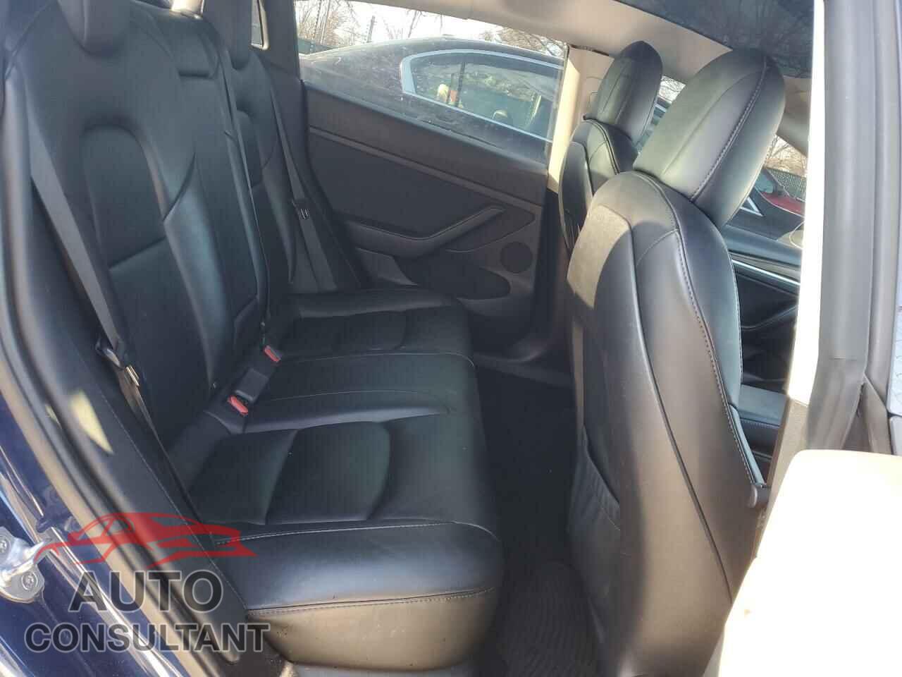 TESLA MODEL 3 2022 - 5YJ3E1EA8NF190239