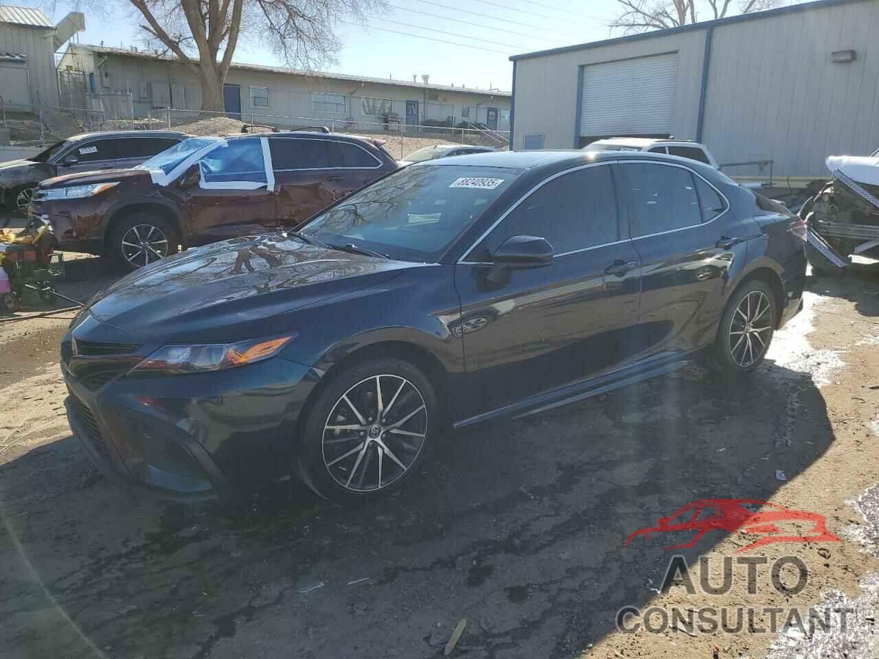 TOYOTA CAMRY 2021 - 4T1G11AK5MU526295