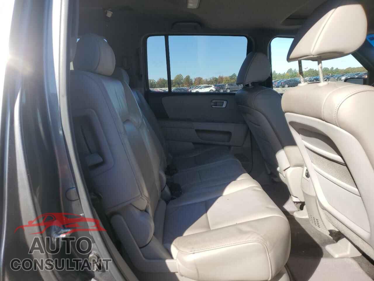 HONDA PILOT 2011 - 5FNYF4H59BB054877