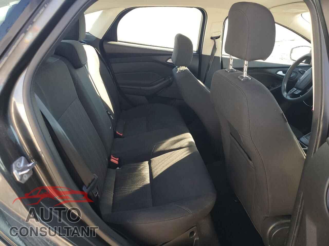 FORD FOCUS 2017 - 1FADP3F28HL224334