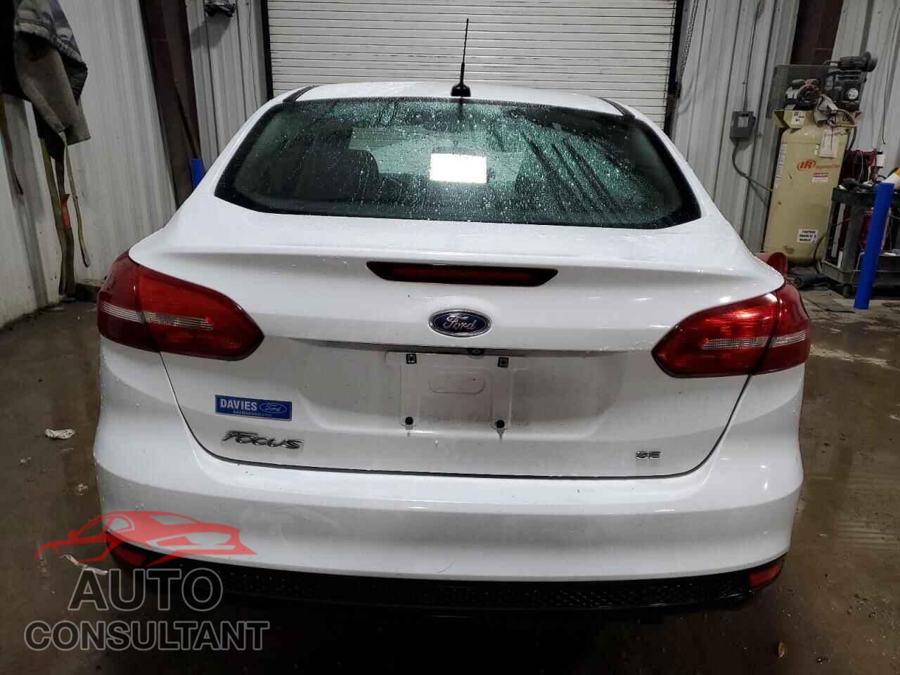 FORD FOCUS 2017 - 1FADP3F21HL304929