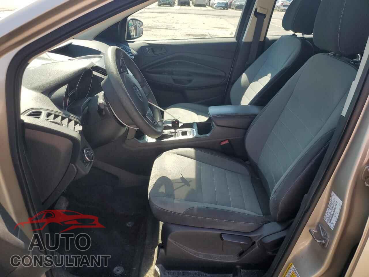 FORD ESCAPE 2017 - 1FMCU0F77HUB61841
