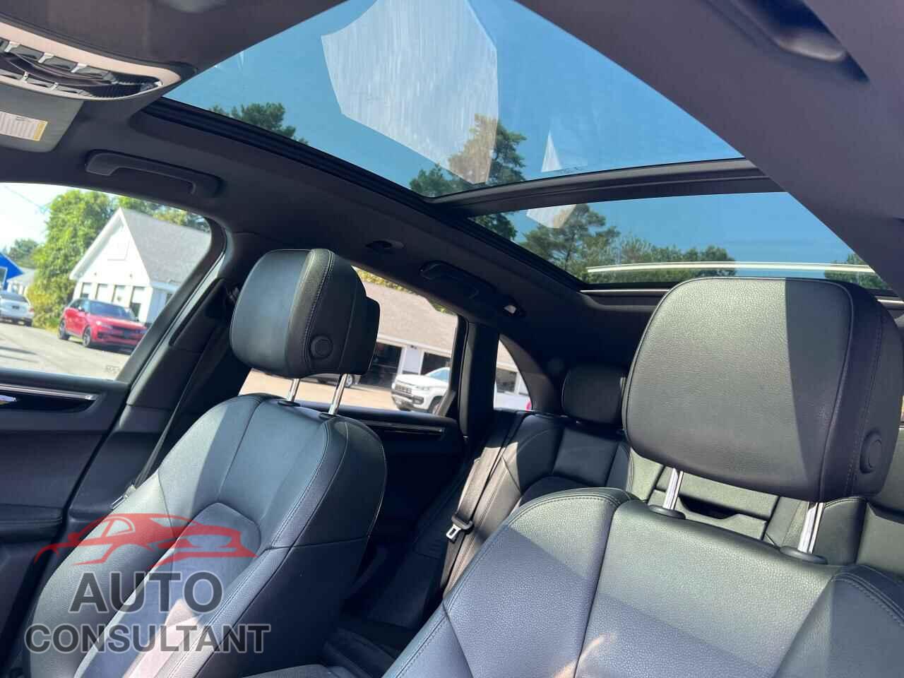 PORSCHE MACAN 2015 - WP1AB2A57FLB52240