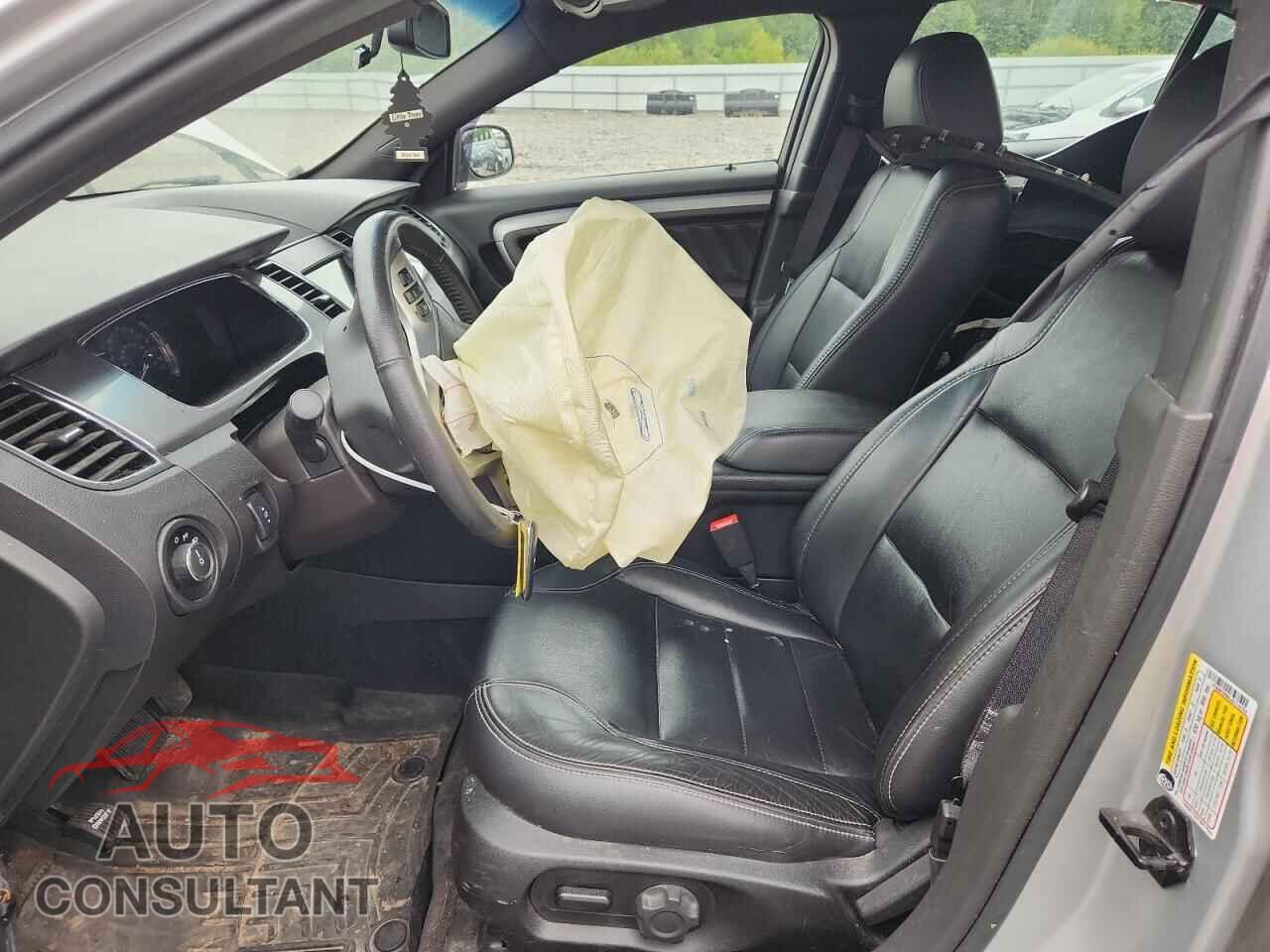 FORD TAURUS 2018 - 1FAHP2H85JG113753