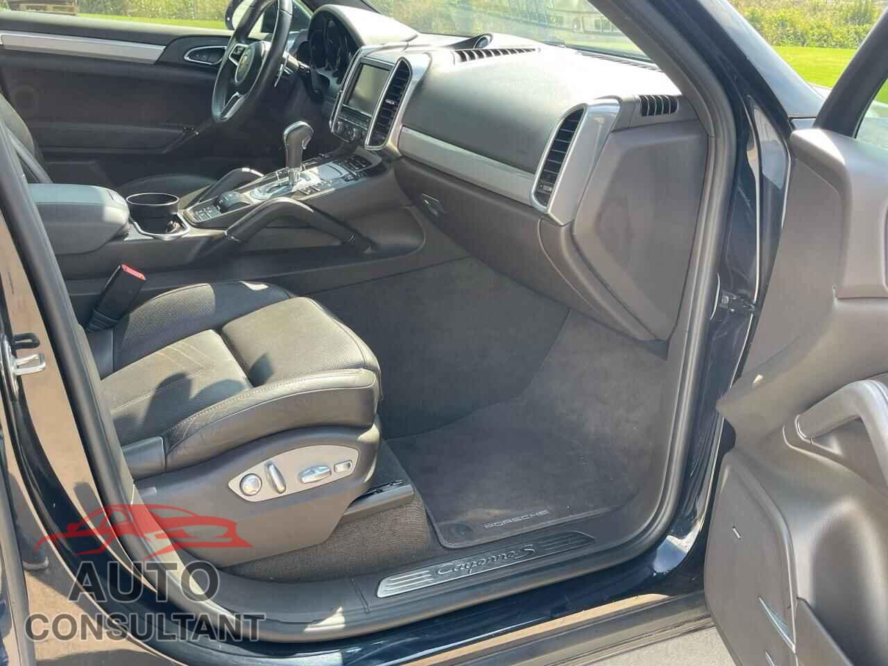 PORSCHE CAYENNE 2016 - WP1AE2A25GLA60042