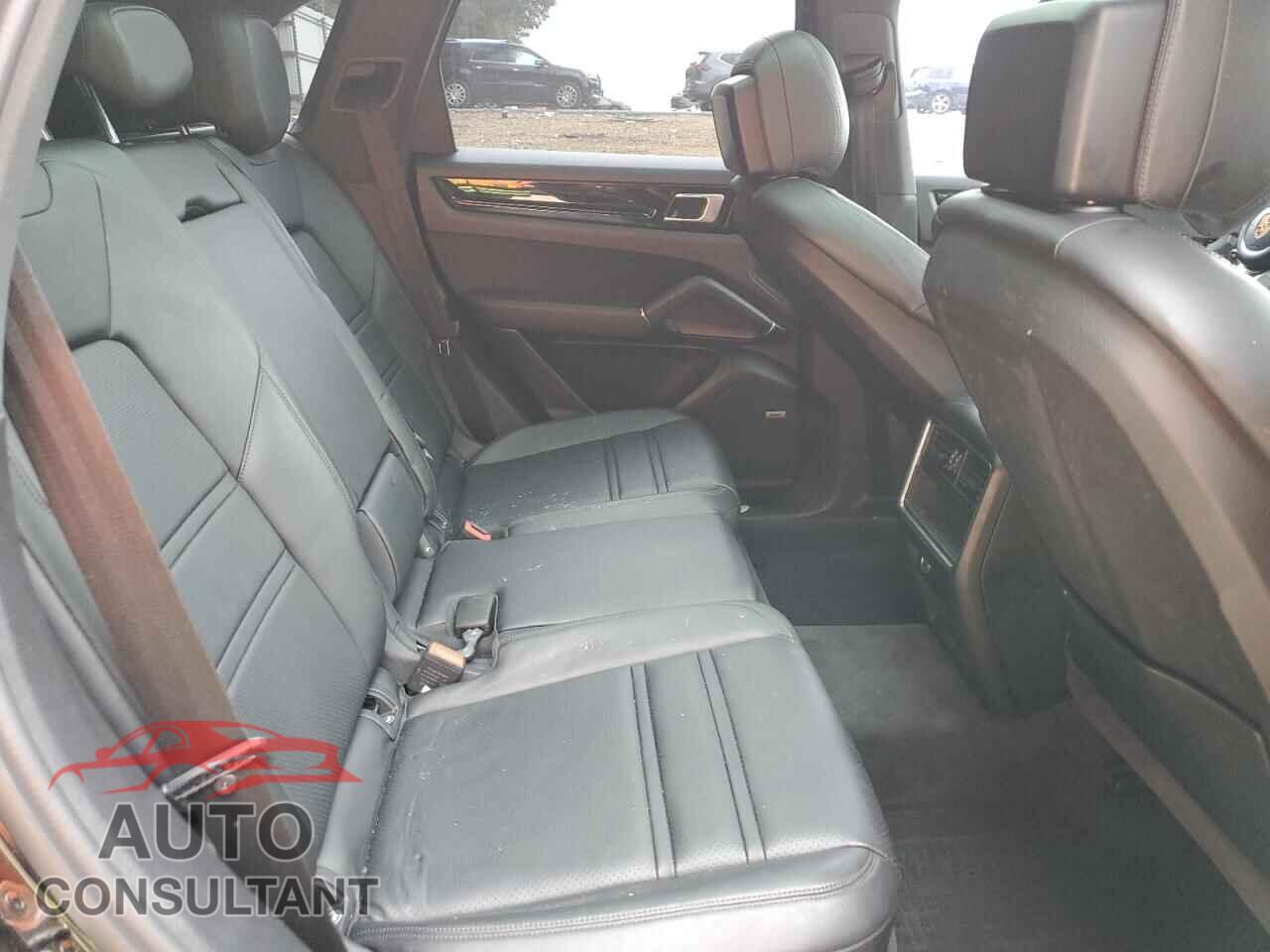 PORSCHE CAYENNE 2019 - WP1AA2AY6KDA04016