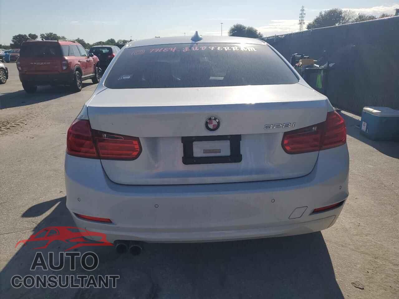 BMW 3 SERIES 2013 - WBA3A5G54DNP20321