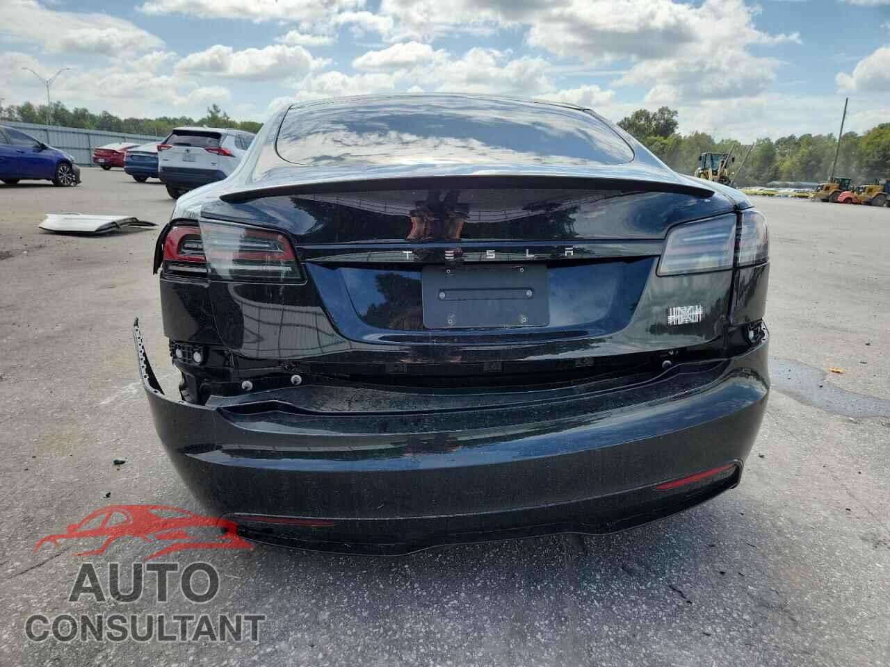 TESLA MODEL S 2023 - 5YJSA1E68PF517812