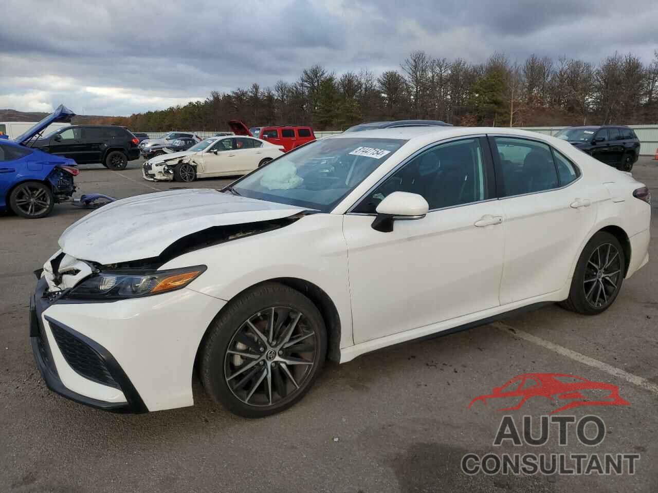 TOYOTA CAMRY 2022 - 4T1G11AK8NU686169