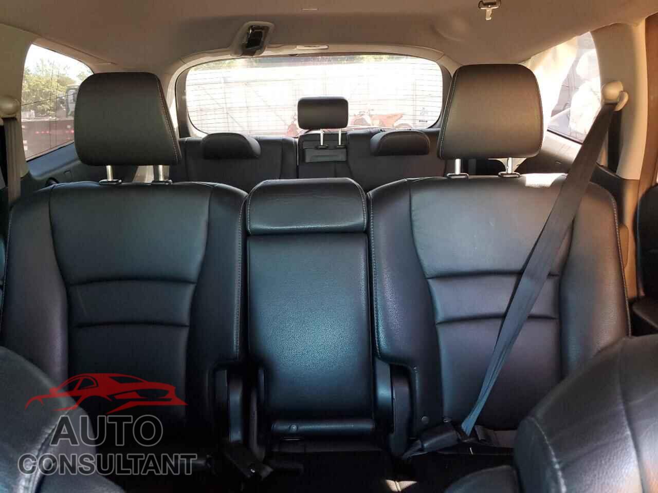 HONDA PILOT 2017 - 5FNYF6H93HB004757