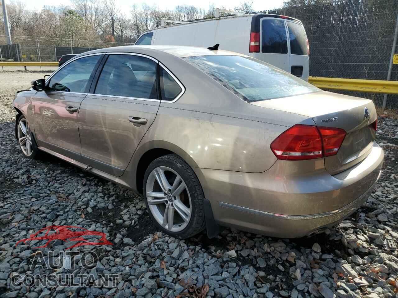 VOLKSWAGEN PASSAT 2015 - 1VWCV7A38FC055316