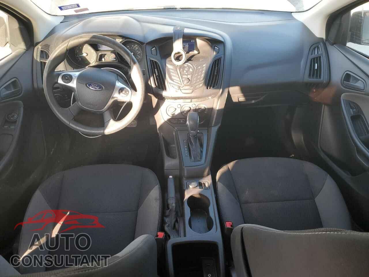 FORD FOCUS 2014 - 1FADP3E27EL422075