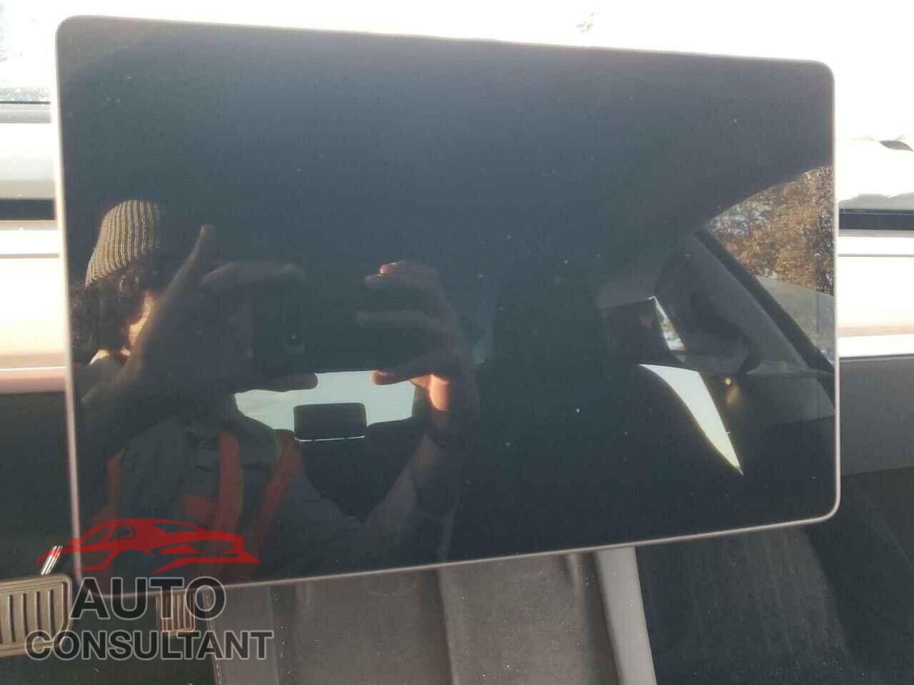 TESLA MODEL 3 2023 - 5YJ3E1EA8PF693367