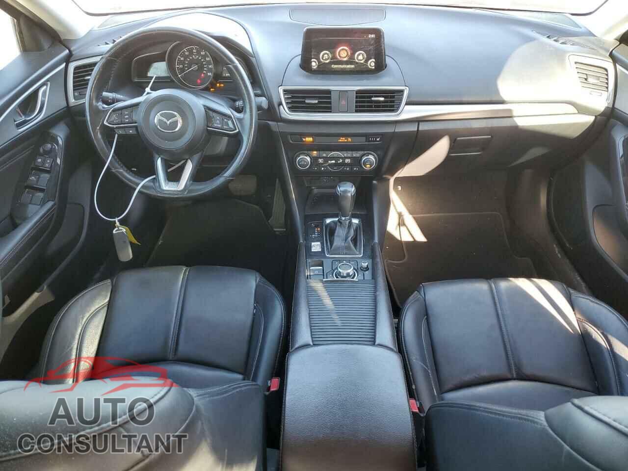 MAZDA 3 2018 - 3MZBN1V36JM162746
