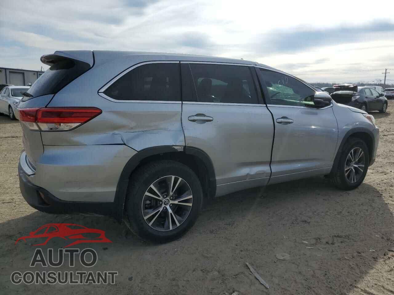 TOYOTA HIGHLANDER 2017 - 5TDZZRFH4HS203500