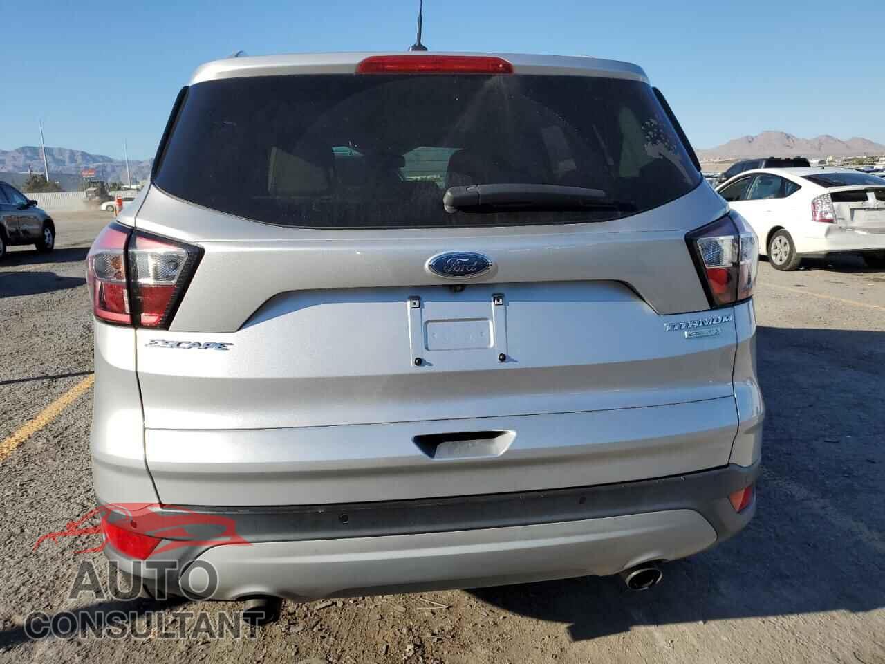 FORD ESCAPE 2017 - 1FMCU0J97HUC56490