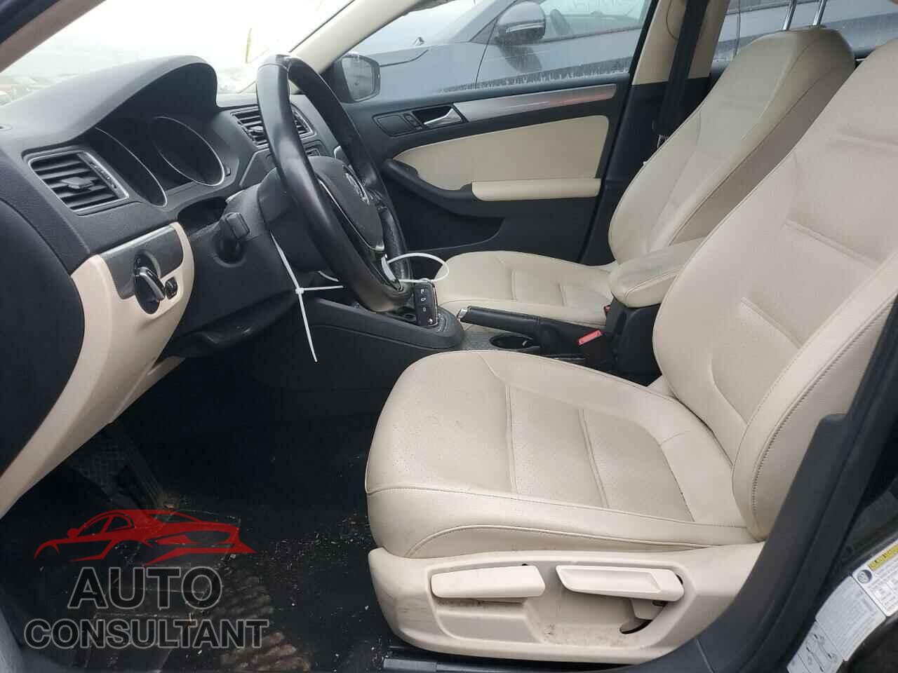 VOLKSWAGEN JETTA 2017 - 3VWDB7AJ8HM308907