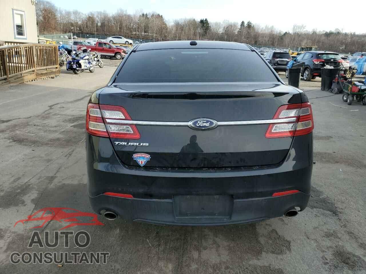 FORD TAURUS 2017 - 1FAHP2D82HG145382