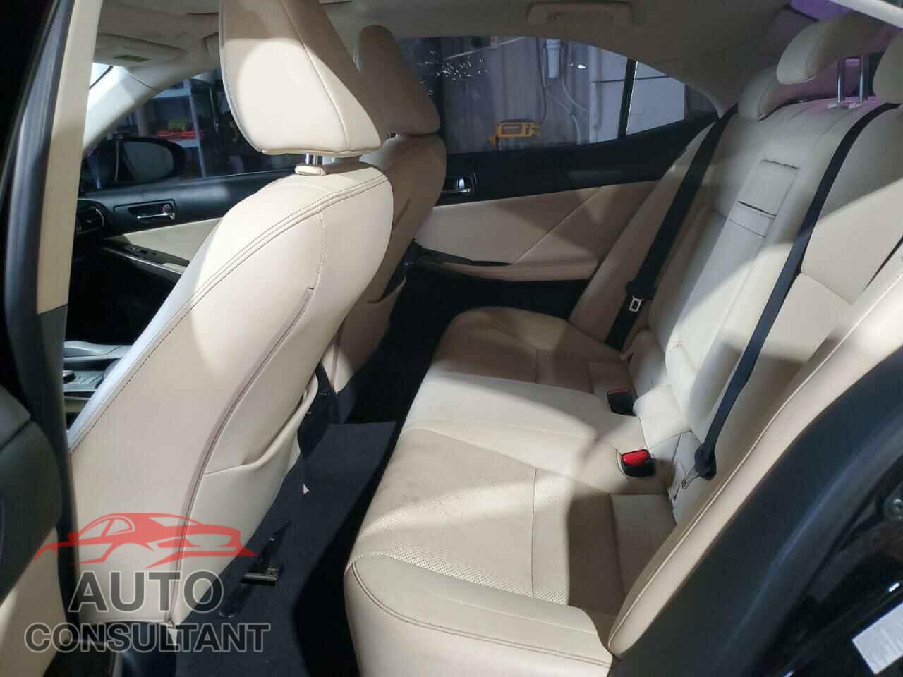 LEXUS IS 2015 - JTHBE1D23F5019809