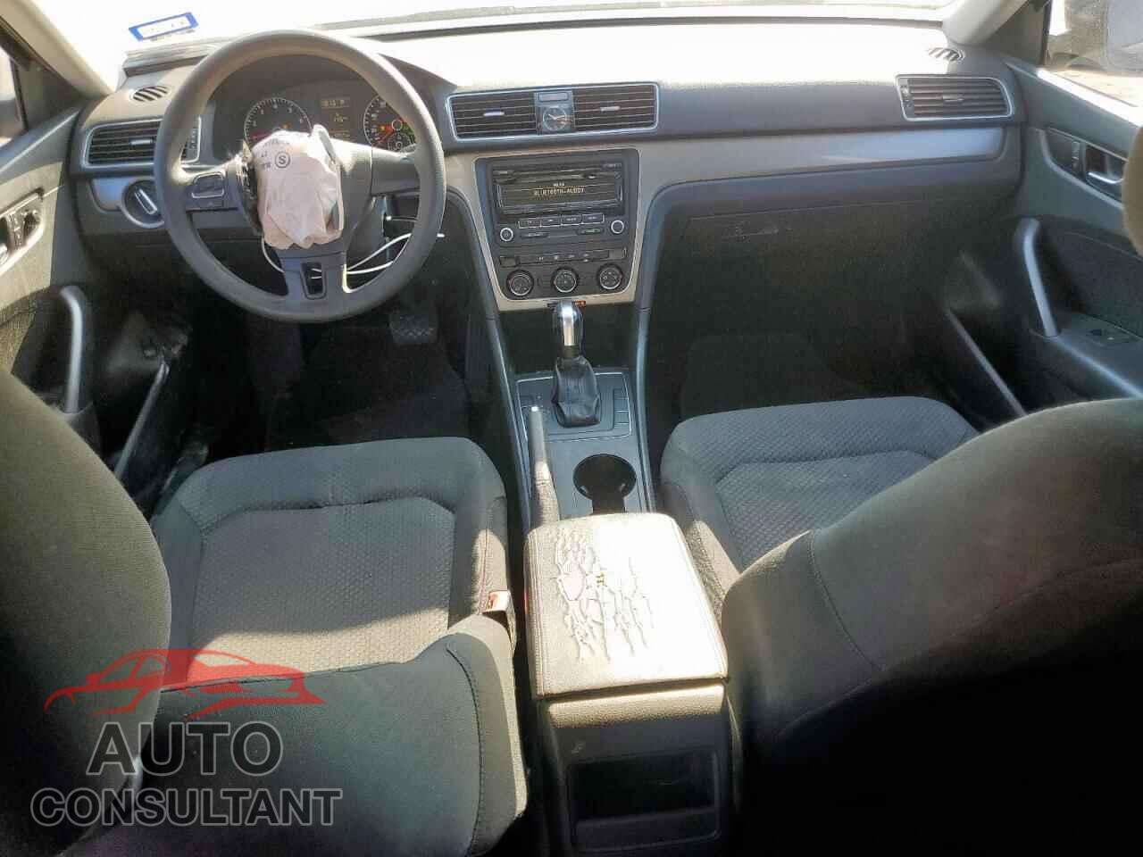 VOLKSWAGEN PASSAT 2015 - 1VWAT7A39FC063860