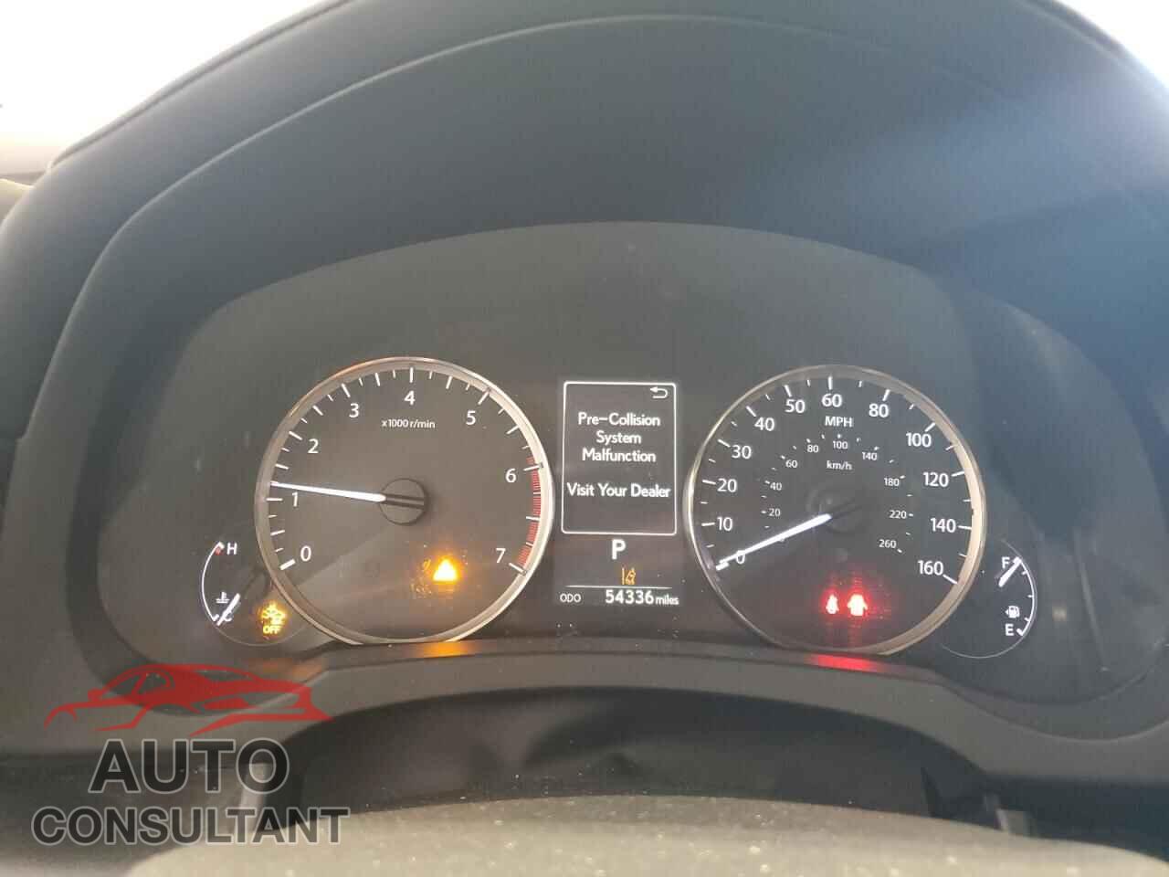 LEXUS IS 2018 - JTHC81D29J5026378