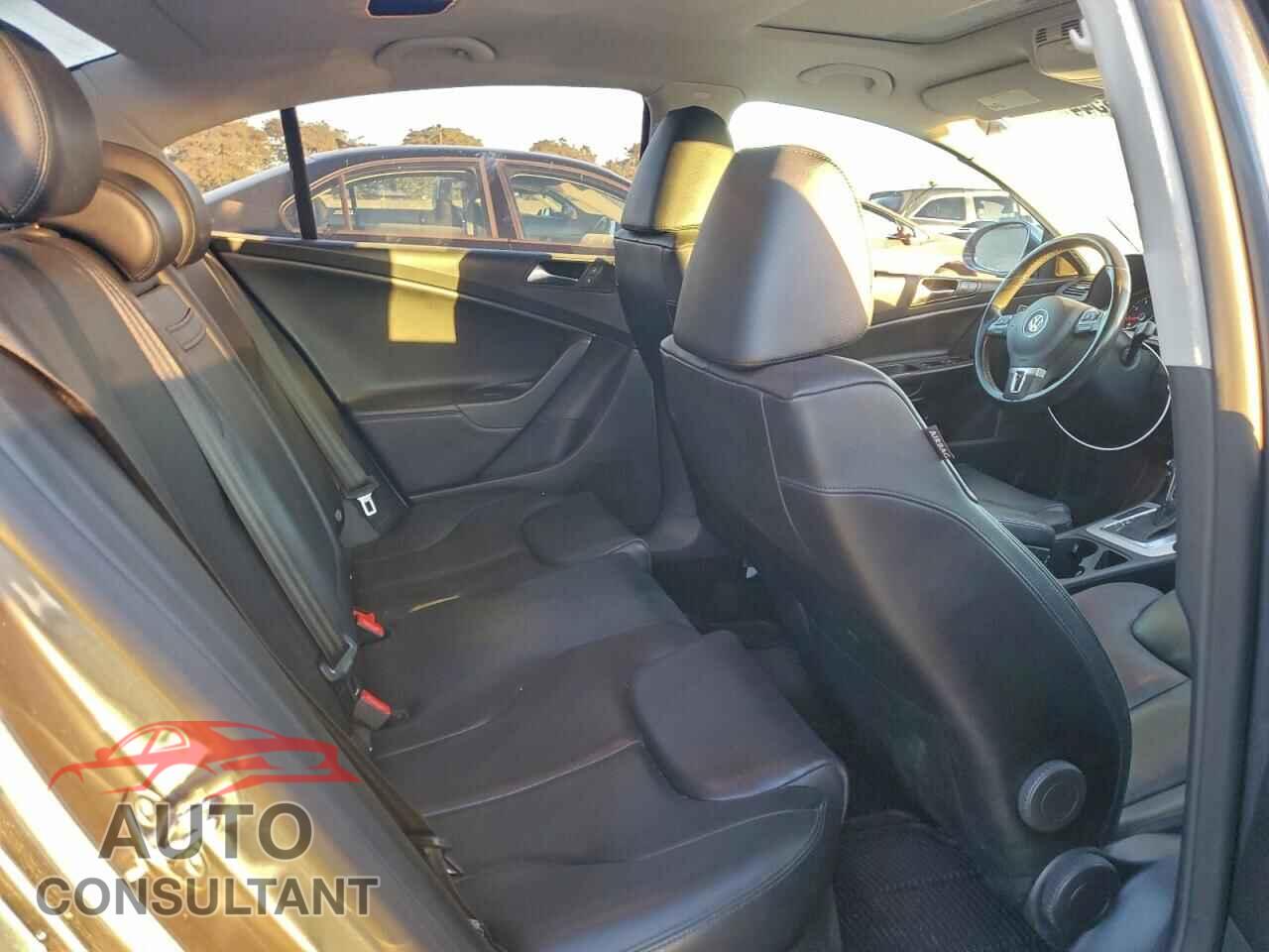 VOLKSWAGEN PASSAT 2010 - WVWJM7AN2AE102593