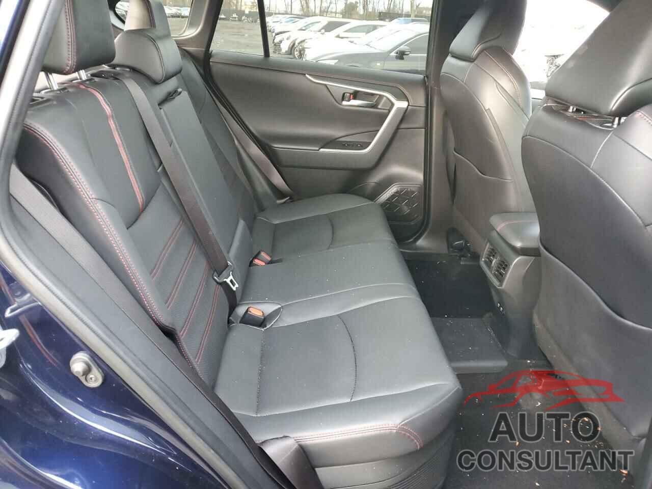 TOYOTA RAV4 2021 - JTMFB3FV5MD015682