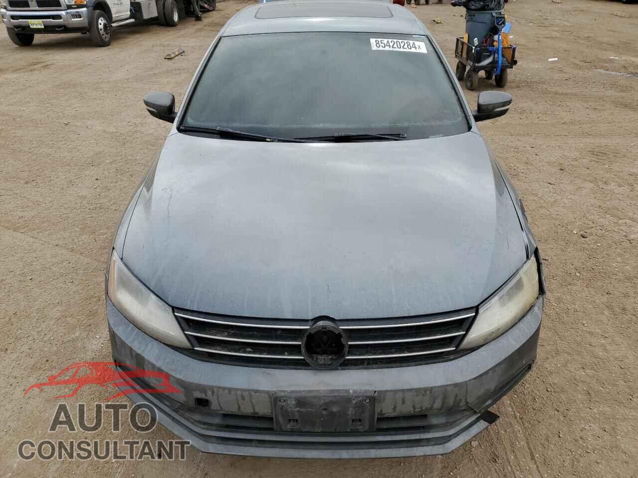 VOLKSWAGEN JETTA 2017 - 3VWDB7AJ8HM205812
