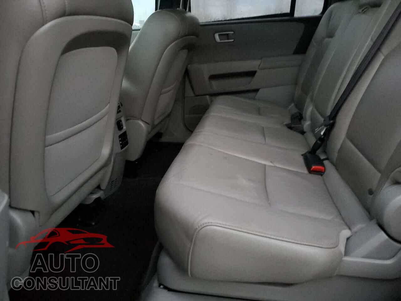 HONDA PILOT 2013 - 5FNYF4H69DB001768