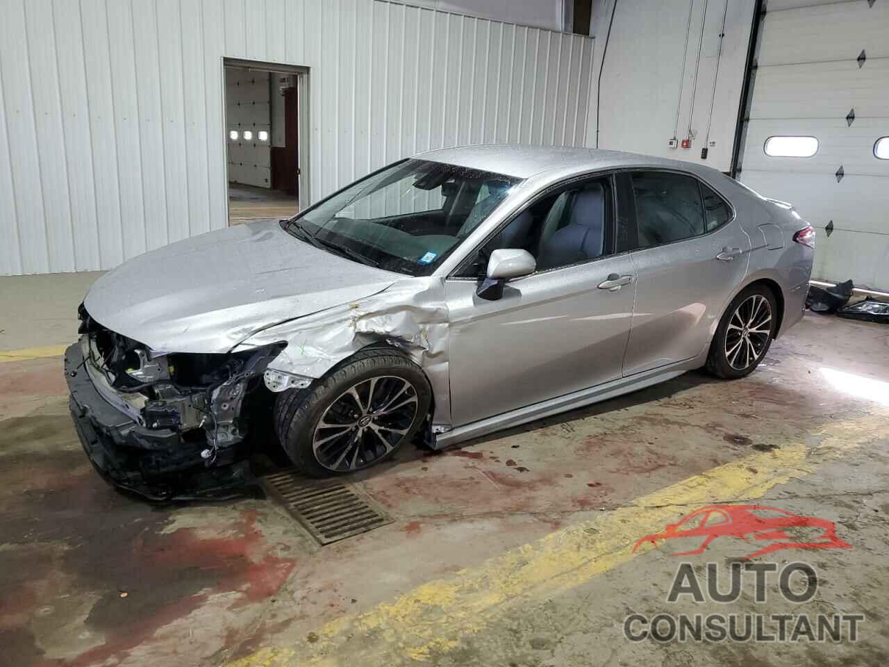 TOYOTA CAMRY 2018 - 4T1B11HK1JU529948