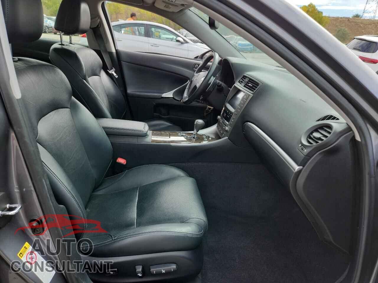 LEXUS IS 2012 - JTHCF5C26C5056178