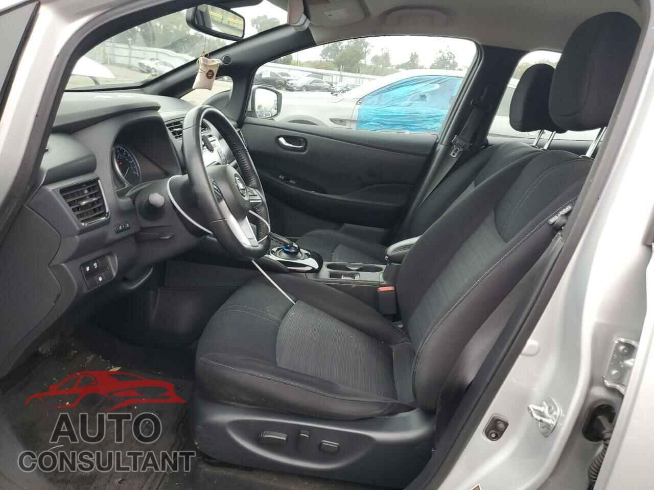 NISSAN LEAF 2018 - 1N4AZ1CPXJC305231