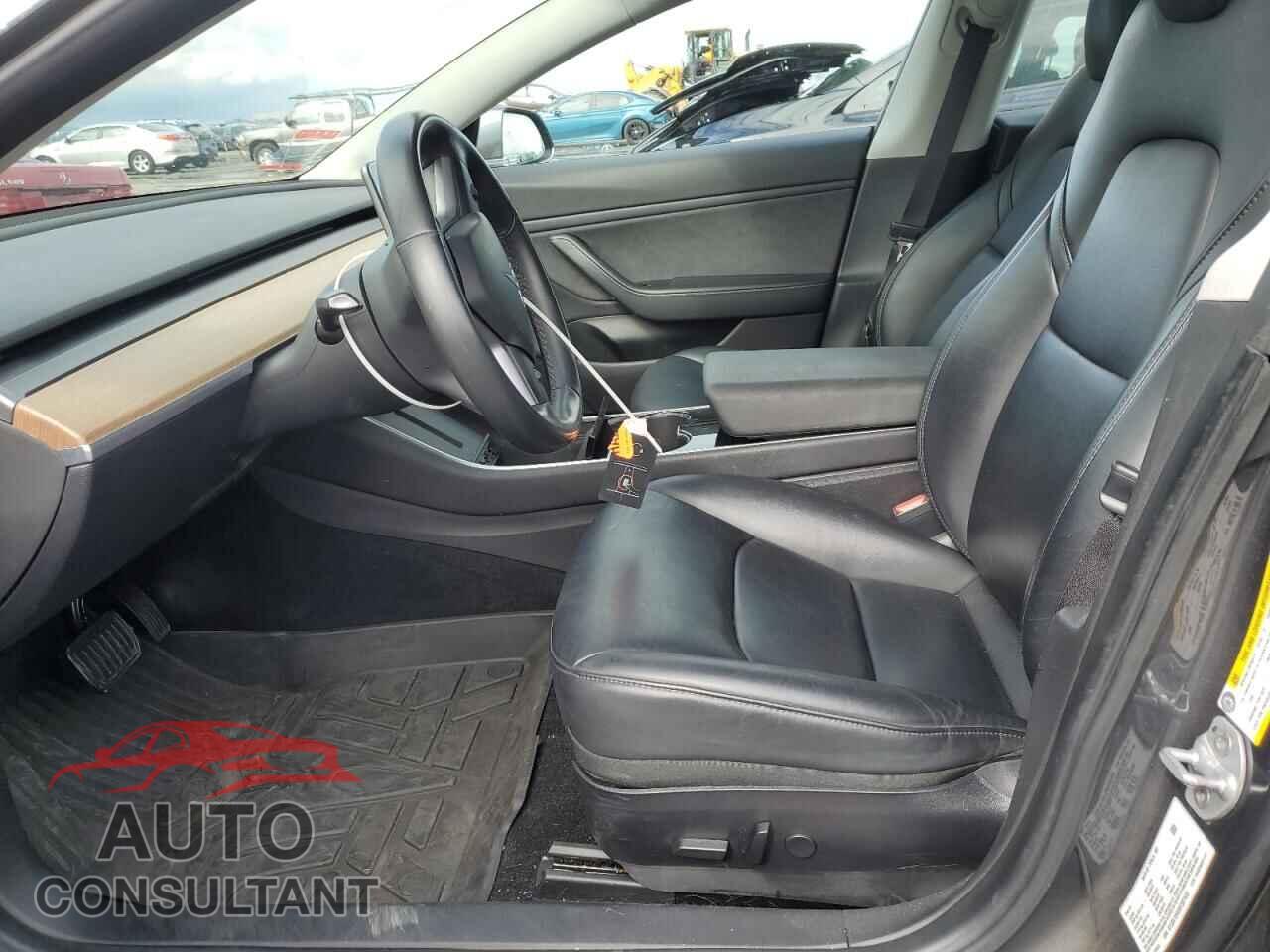 TESLA MODEL 3 2019 - 5YJ3E1EA5KF307433