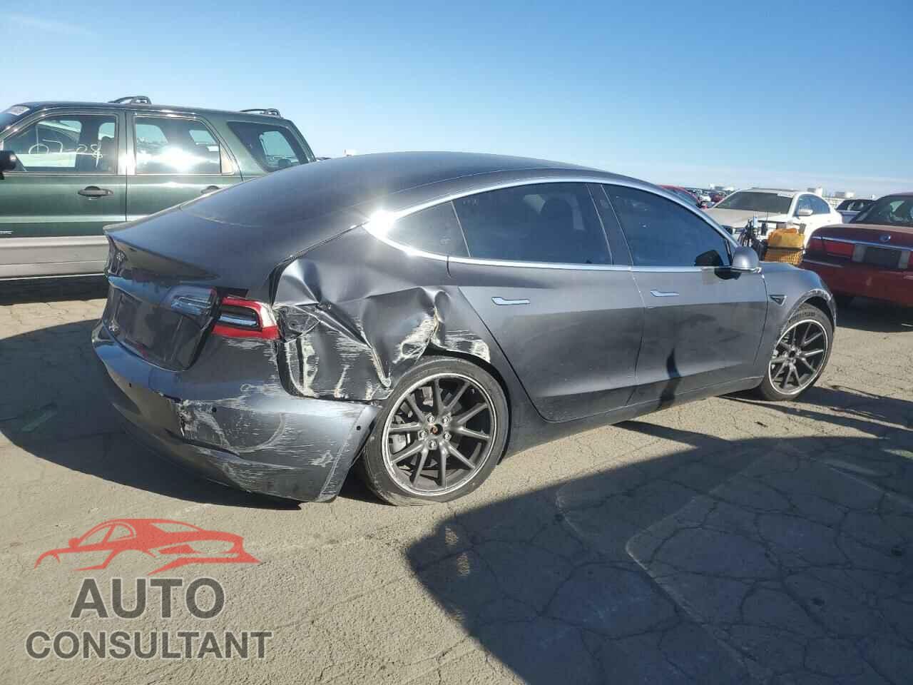 TESLA MODEL 3 2018 - 5YJ3E1EA5JF045430