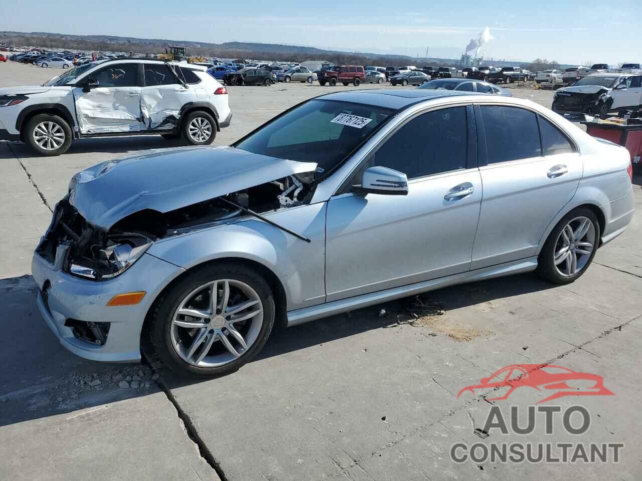 MERCEDES-BENZ C-CLASS 2013 - WDDGF4HB3DG088264