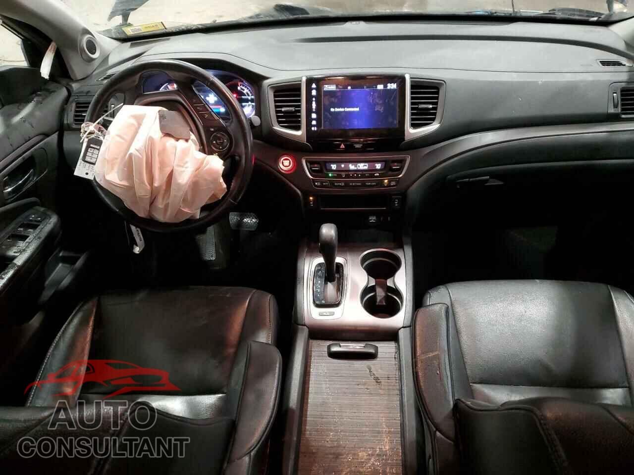 HONDA PILOT 2017 - 5FNYF6H52HB024124