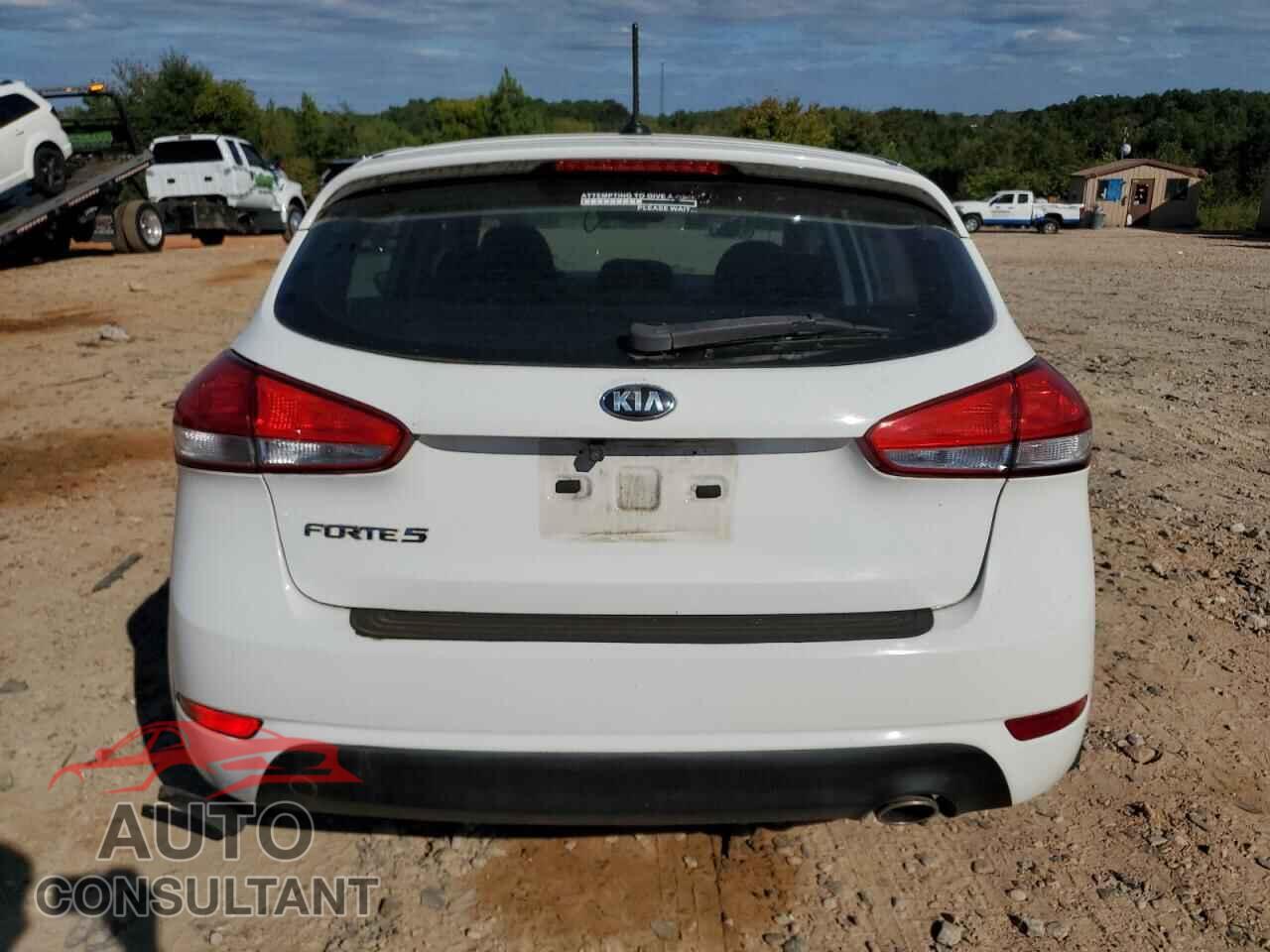 KIA FORTE 2017 - KNAFK5A82H5686978