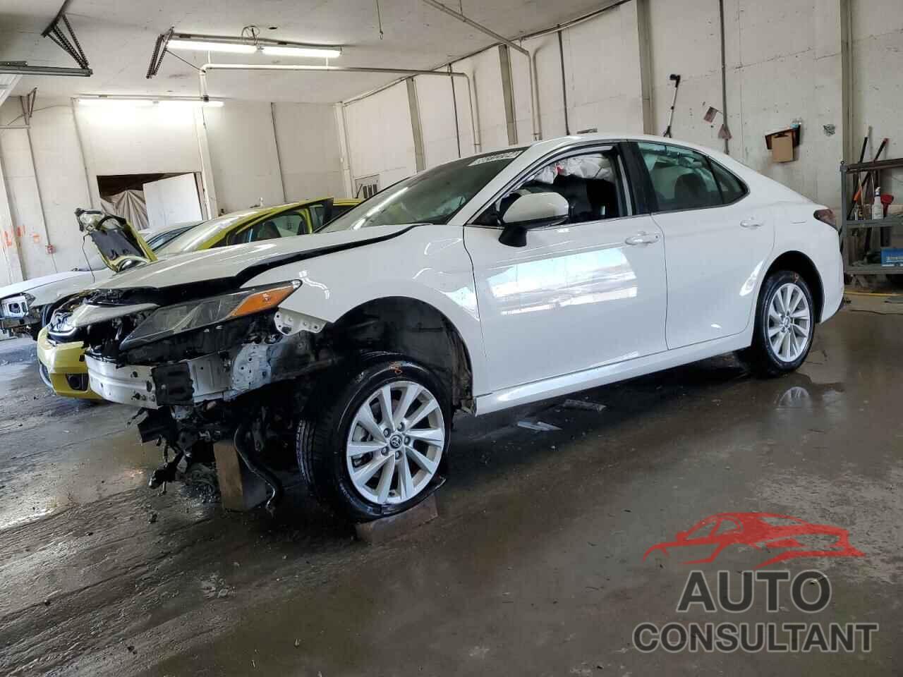 TOYOTA CAMRY 2022 - 4T1C11AK7NU637804