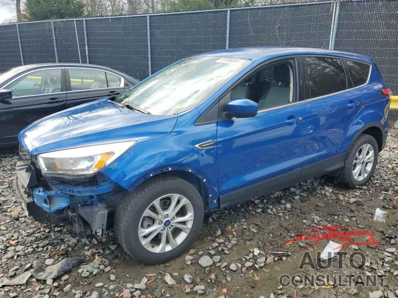 FORD ESCAPE 2017 - 1FMCU9G95HUE30925