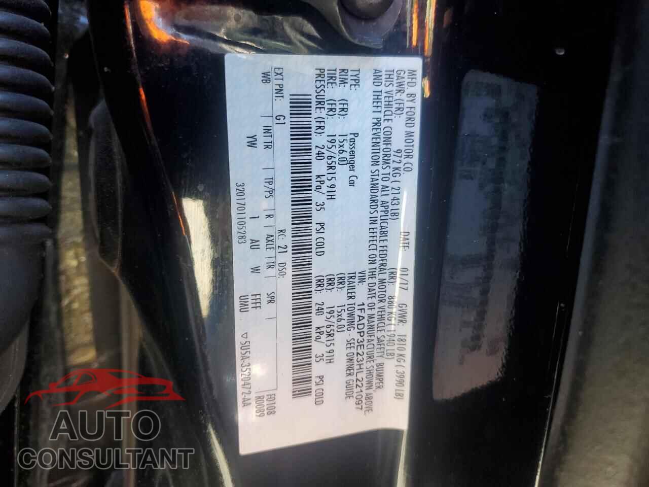 FORD FOCUS 2017 - 1FADP3E23HL221097